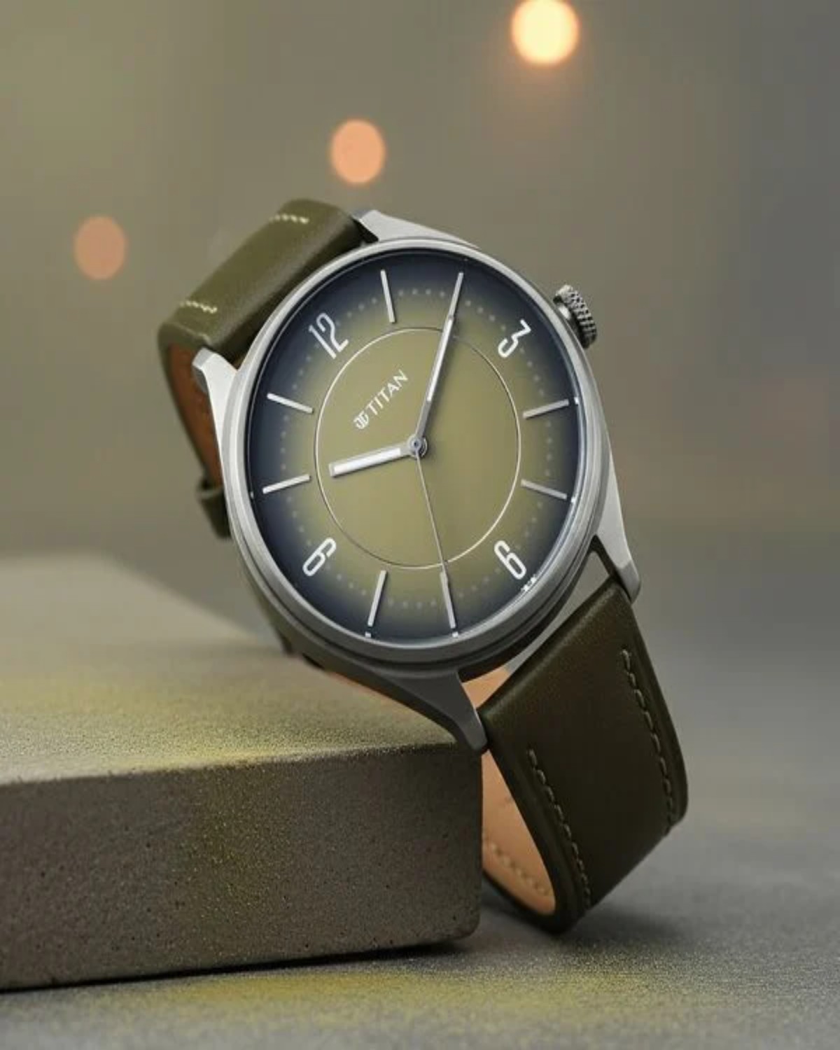 TITAN NEO BASICS QUARTZ ANALOG GREEN DIAL LEATHER STRAP MEN’S WATCH 1802QL05 - Image 4