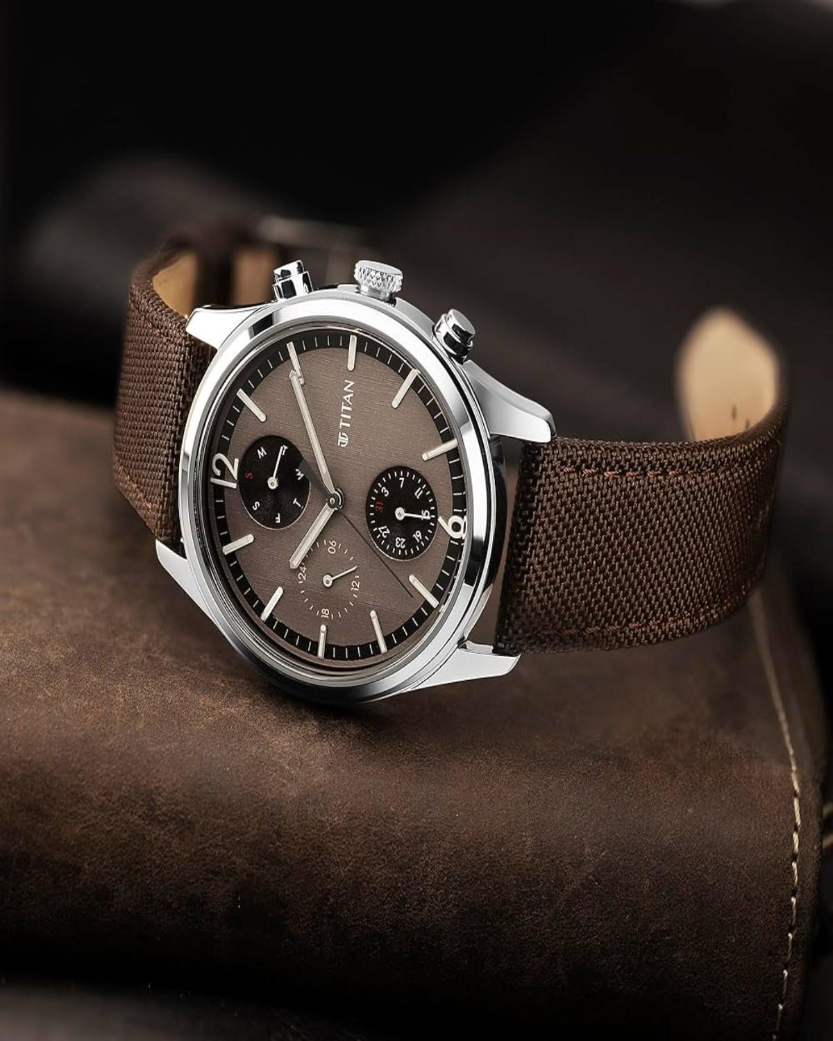 TITAN WRIST WIT QUARTZ ANALOG DAY-DATE BROWN DIAL LEATHER STRAP MEN’S WATCH NT1805SL12 - Image 4