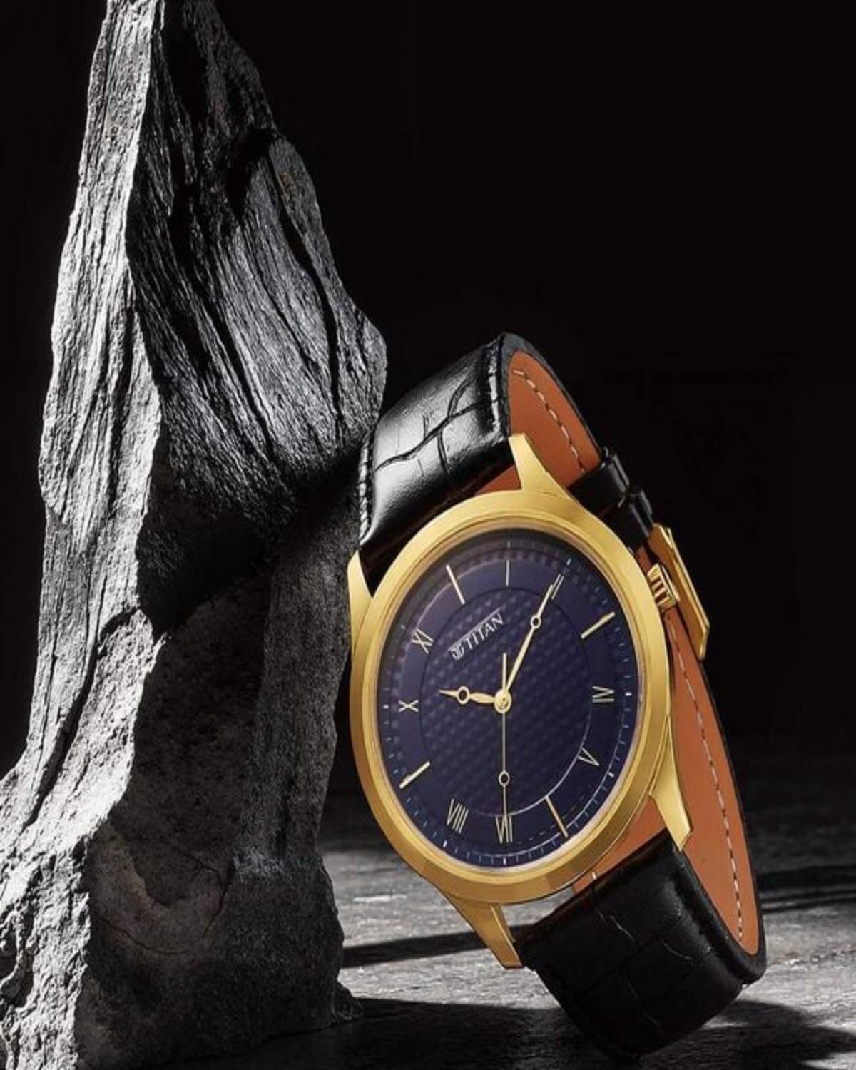 TITAN TRENDSETTERS QUARTZ ANALOG BLUE DIAL STAINLESS STEEL STRAP MEN’S WATCH NT1823YM02 - Image 2