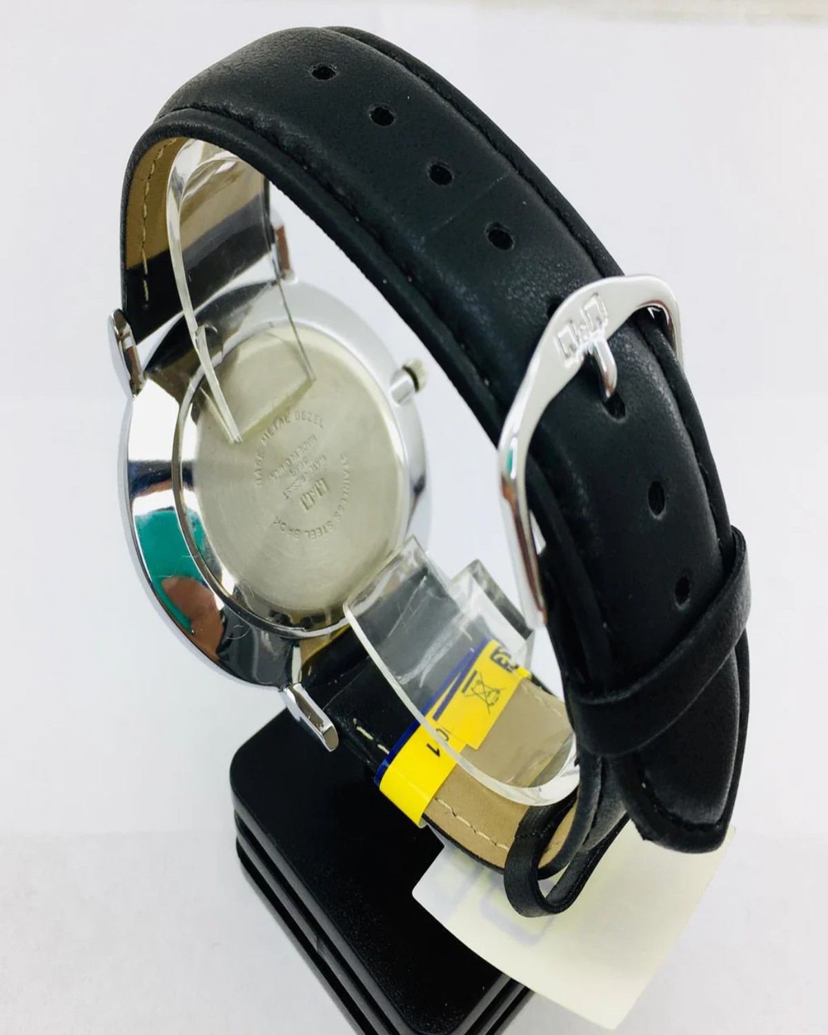 Q&Q Analog Watch QZ02J304Y - Image 4